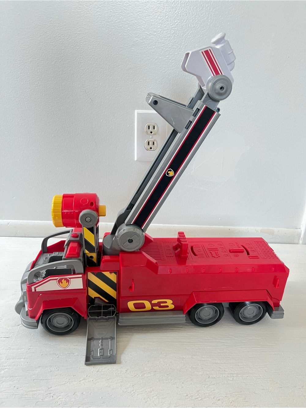 PAW Patrol Marshall's Transforming Movie City Fire Truck